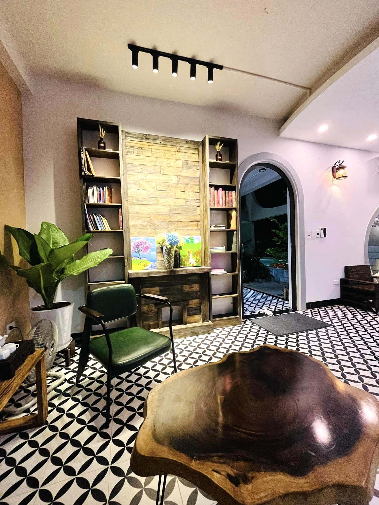 justfly ostrich house ba vi 