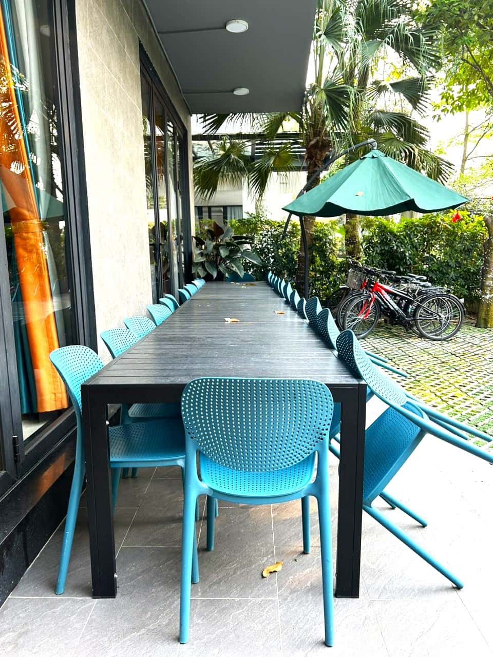 Bàn ăn ngoài trời 