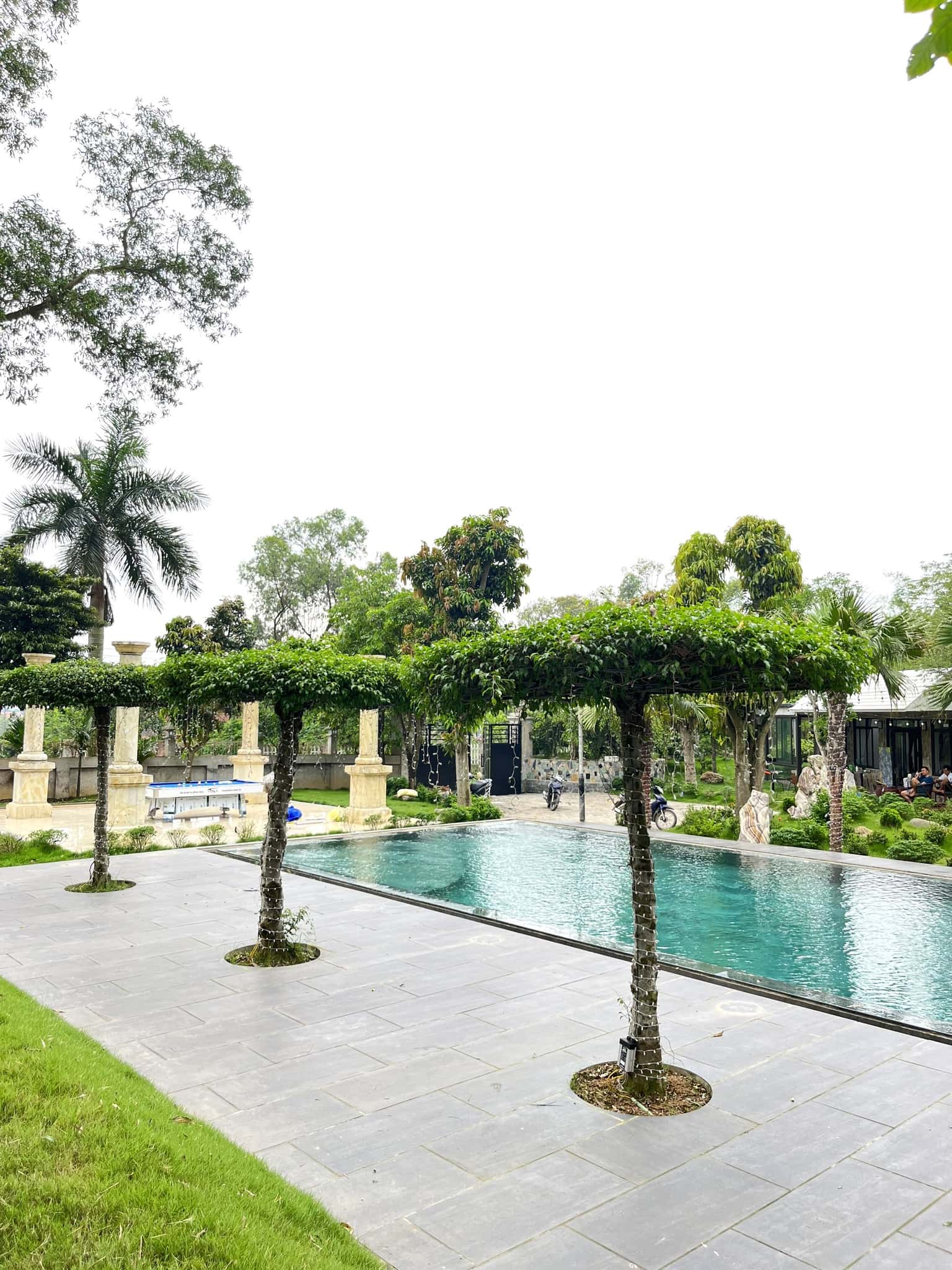 Spacious grounds