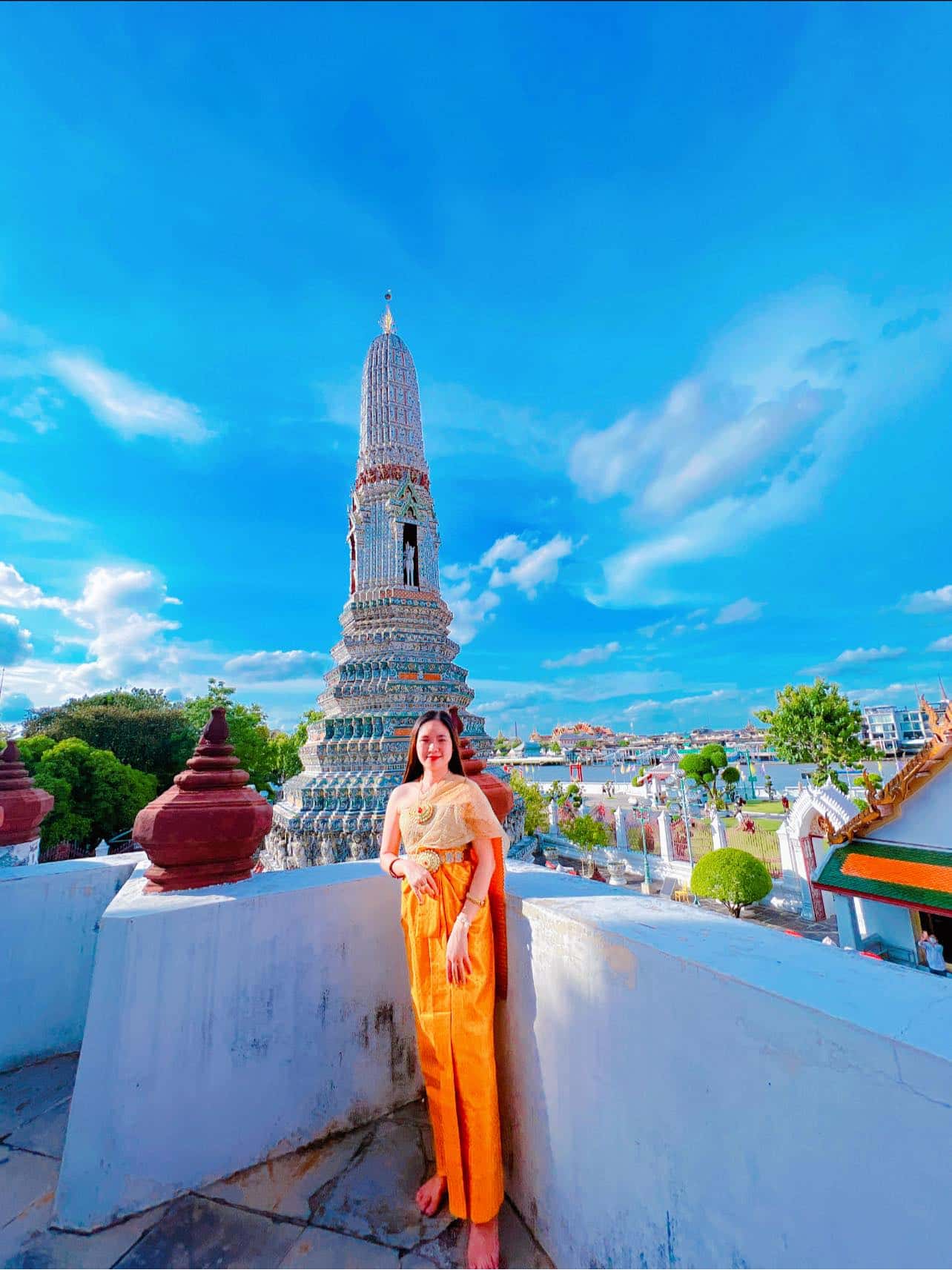 justfly chua wat arun bangkok thailand