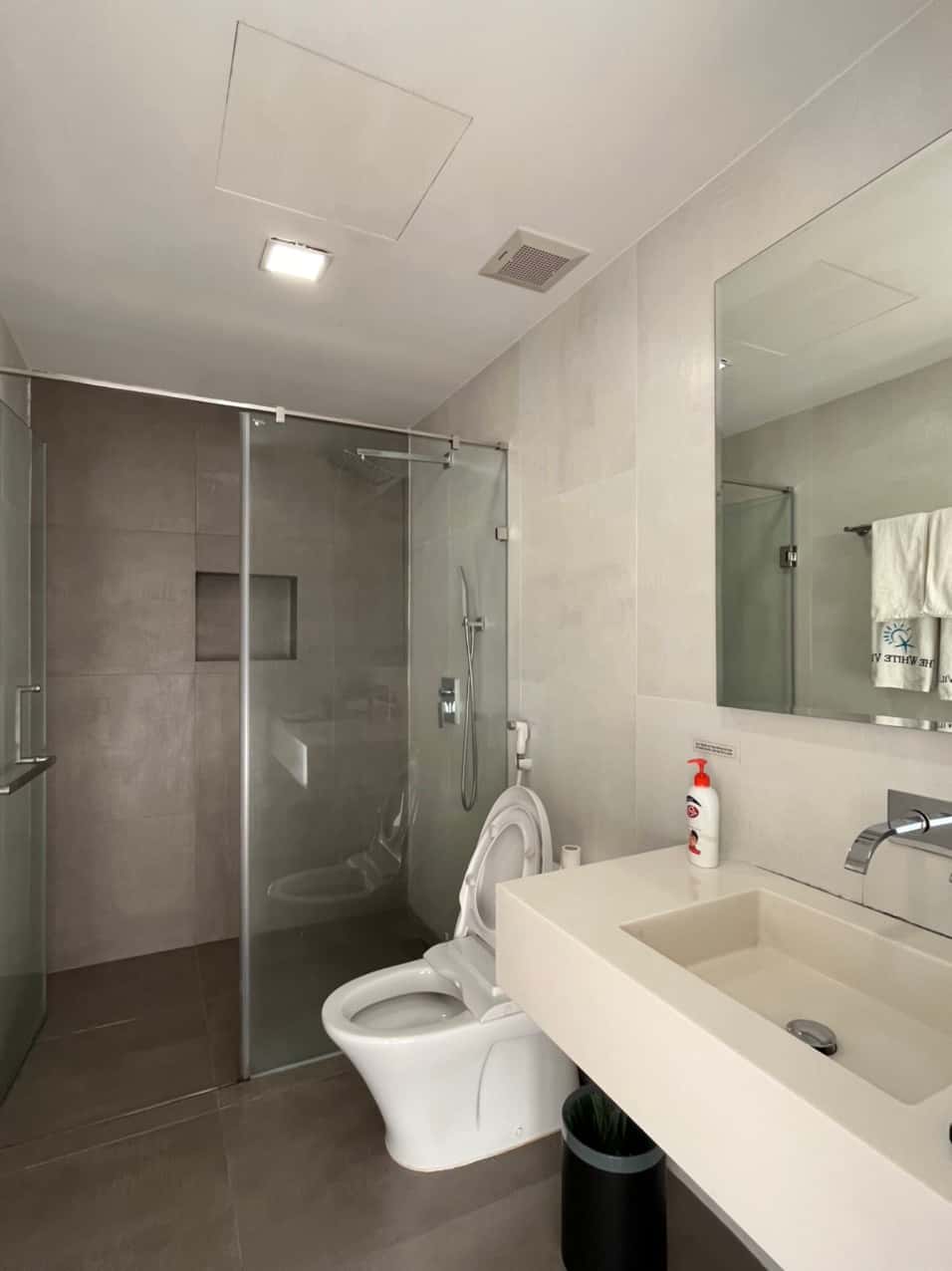 justfly white villa san golf tam dao