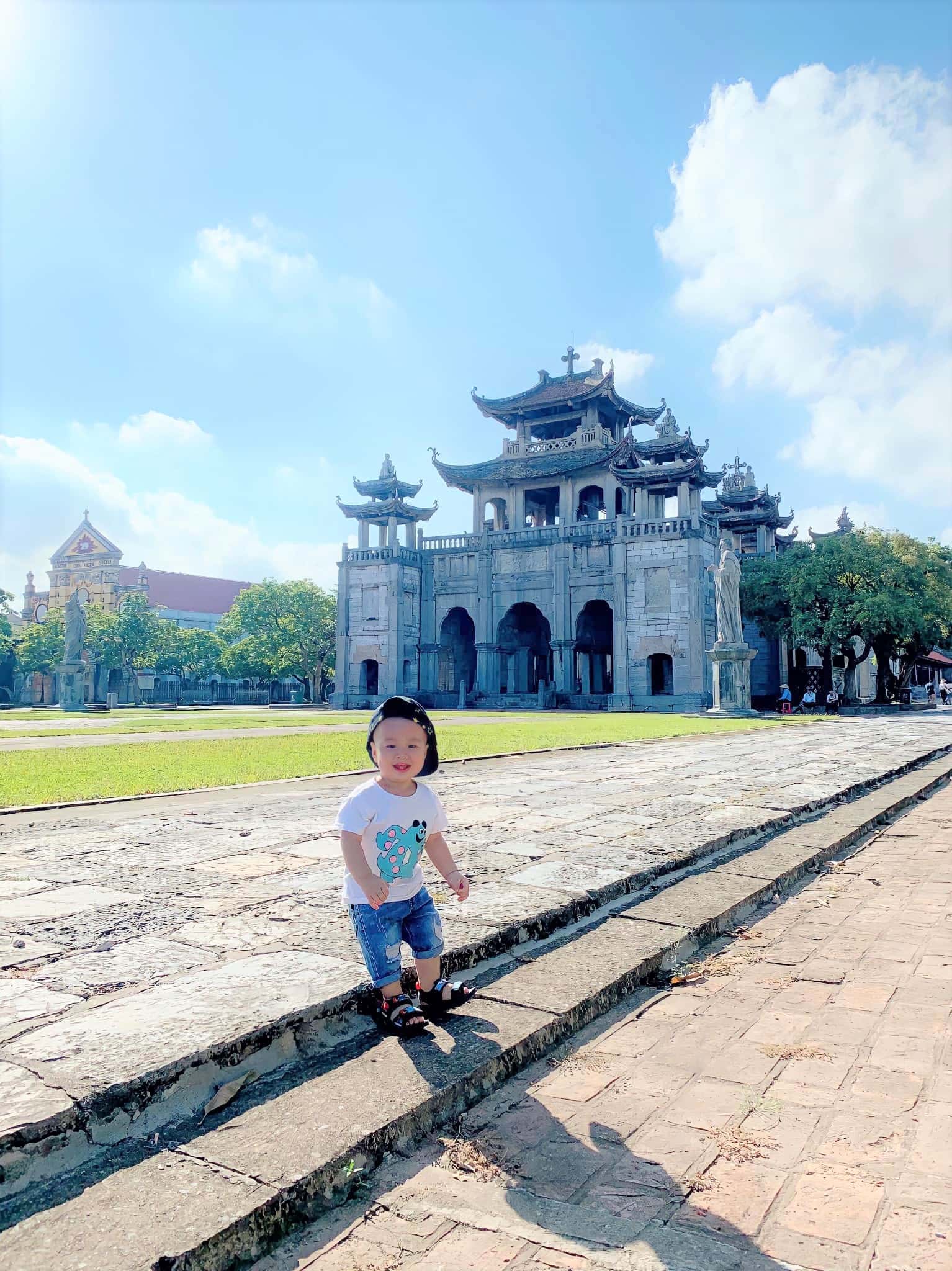 justfly nha tho da phat diem ninh binh