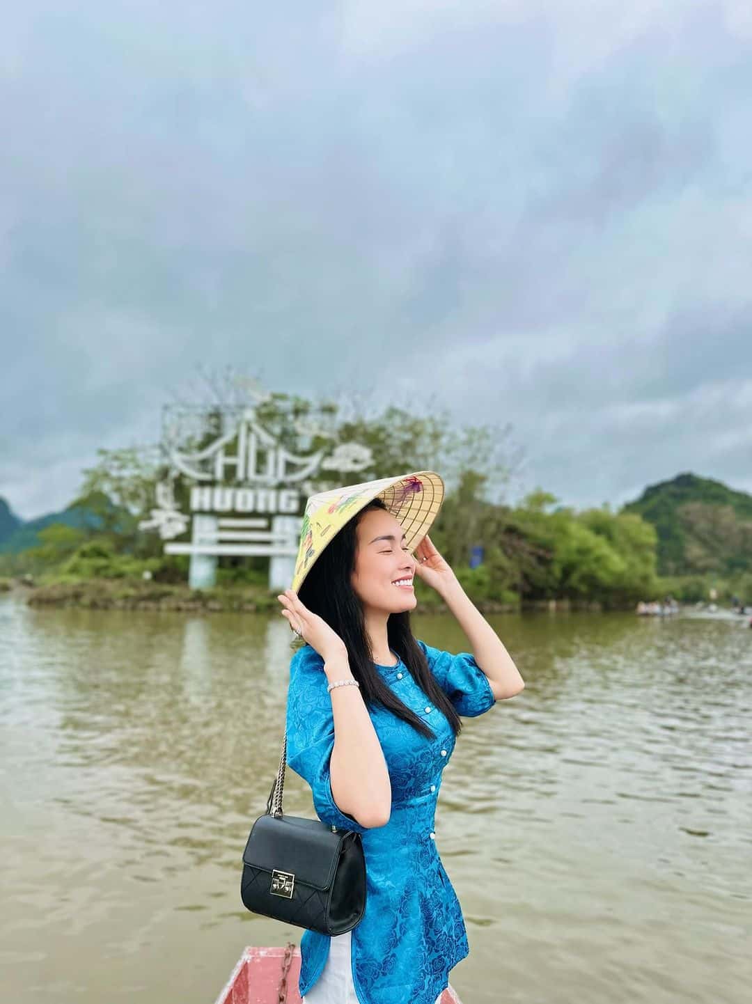 justfly chua huong hanoi