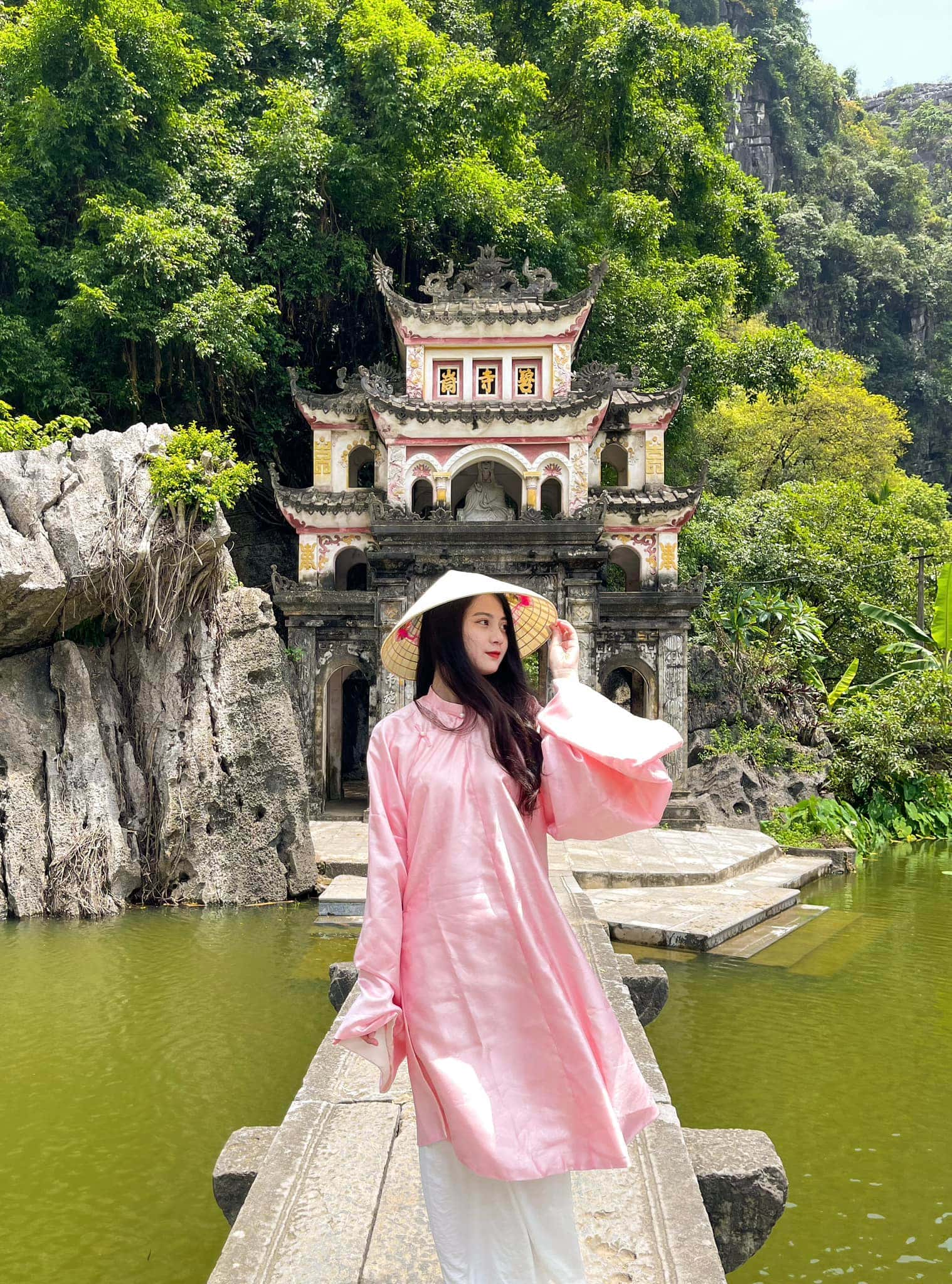 justfly chua bich dong ninh binh