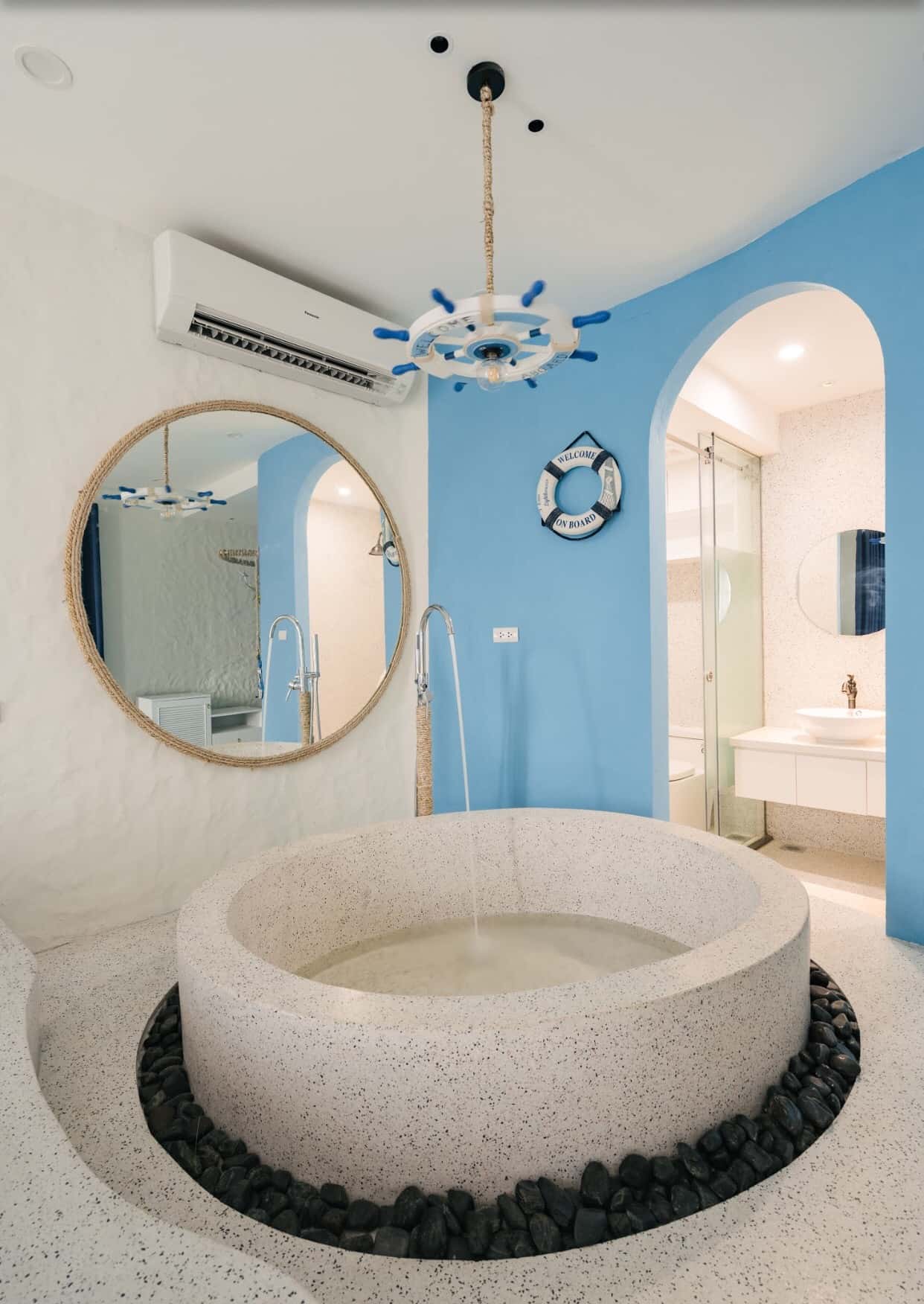 Santorini, Hoàn Kiếm — ảnh 4