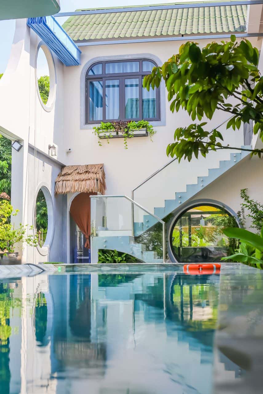 justfly ostrich house ba vi