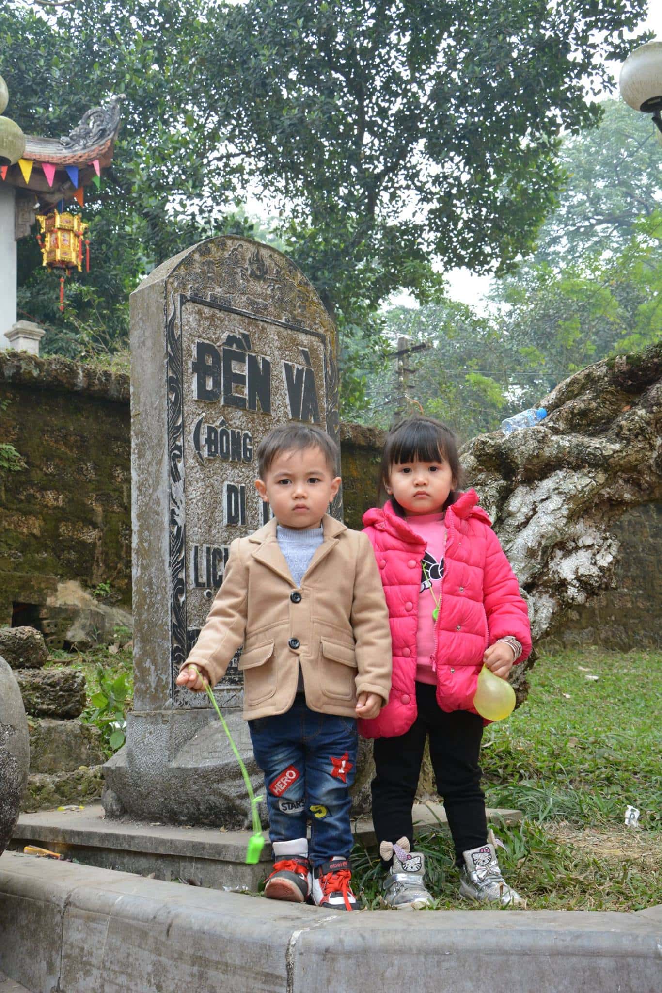 dong cung den va son tay ha noi 