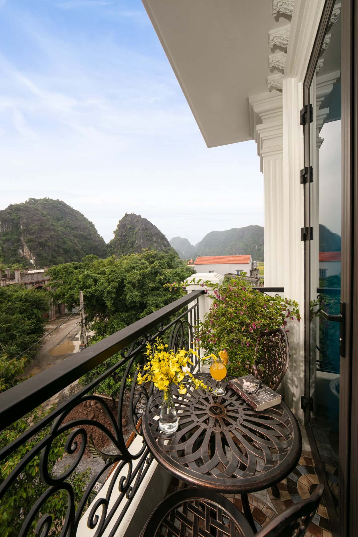justfly deluxe twin tam coc holiday hotel & villa ninh binh 
