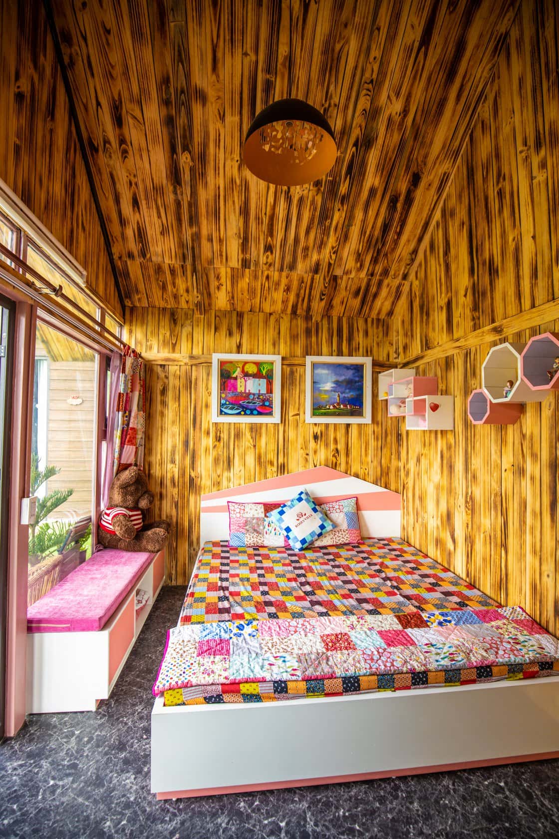 justfly can pink home nho tam dao
