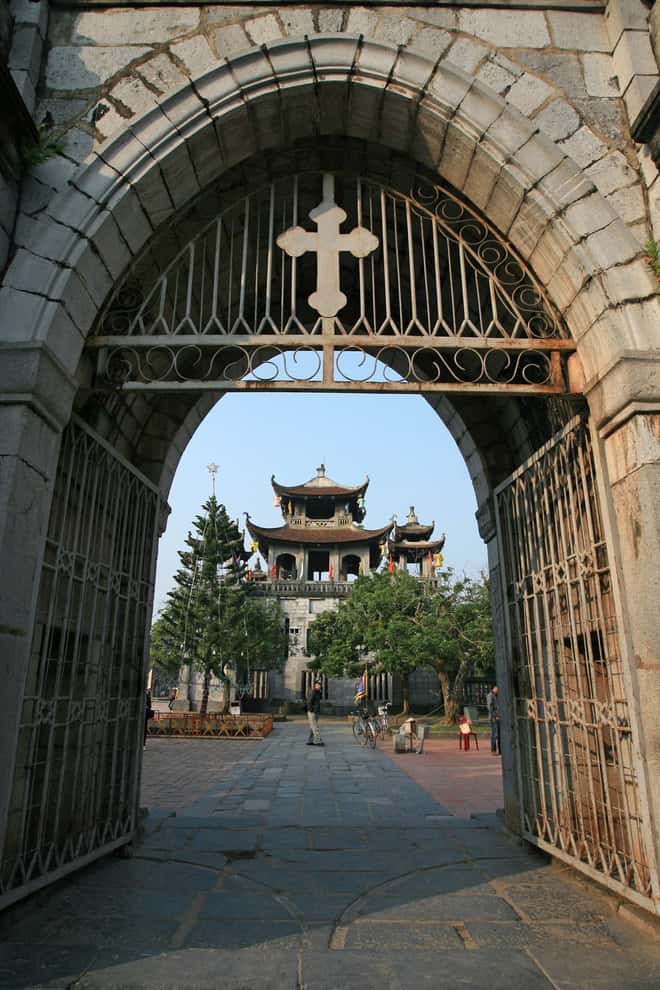 nha tho da phat diem dia diem du lich ninh binh attnib13