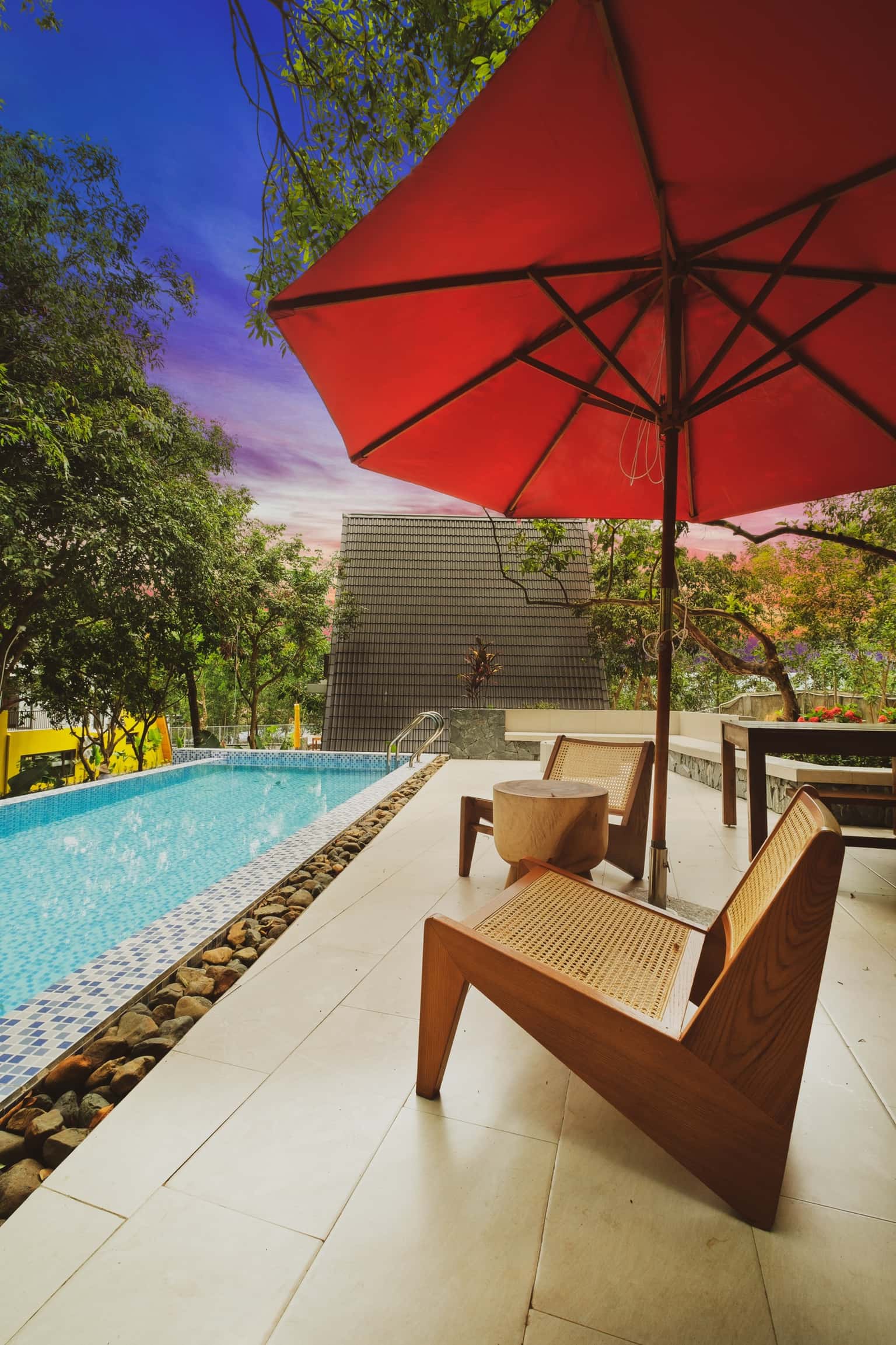 khuon vien den may trang gieng homestay hoa binh 