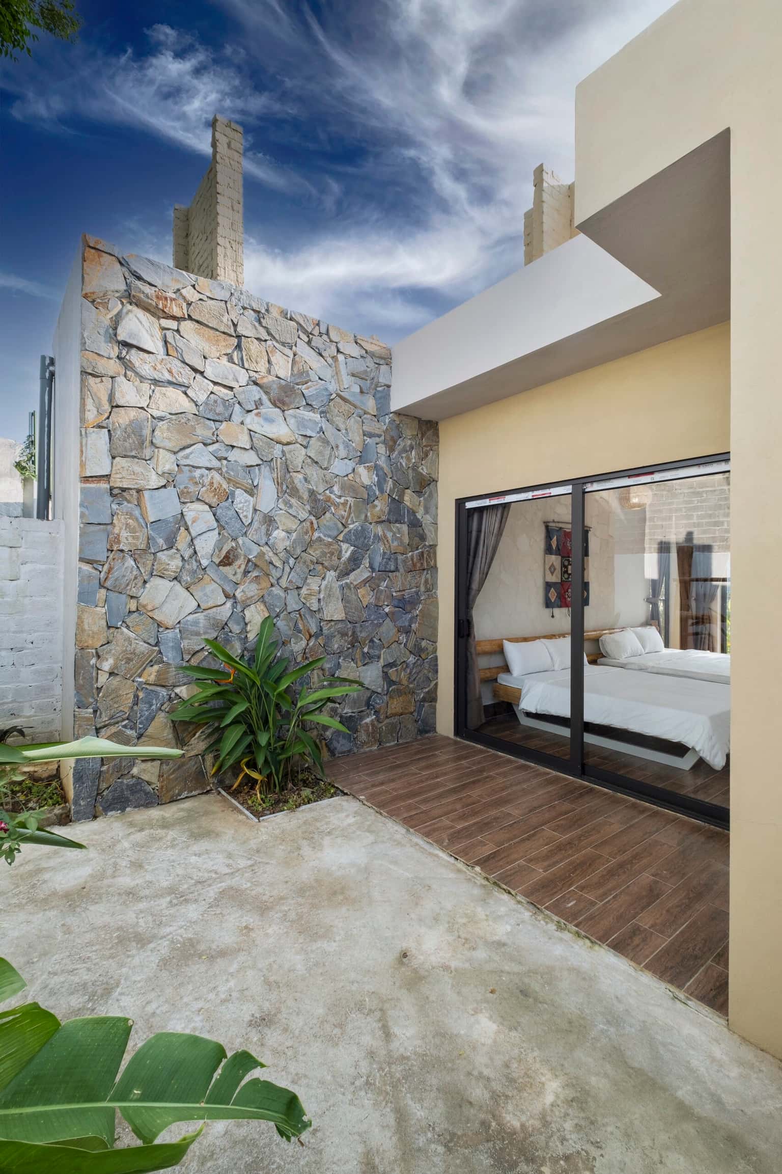 bungalow pond wynn moutain homestay ba vi