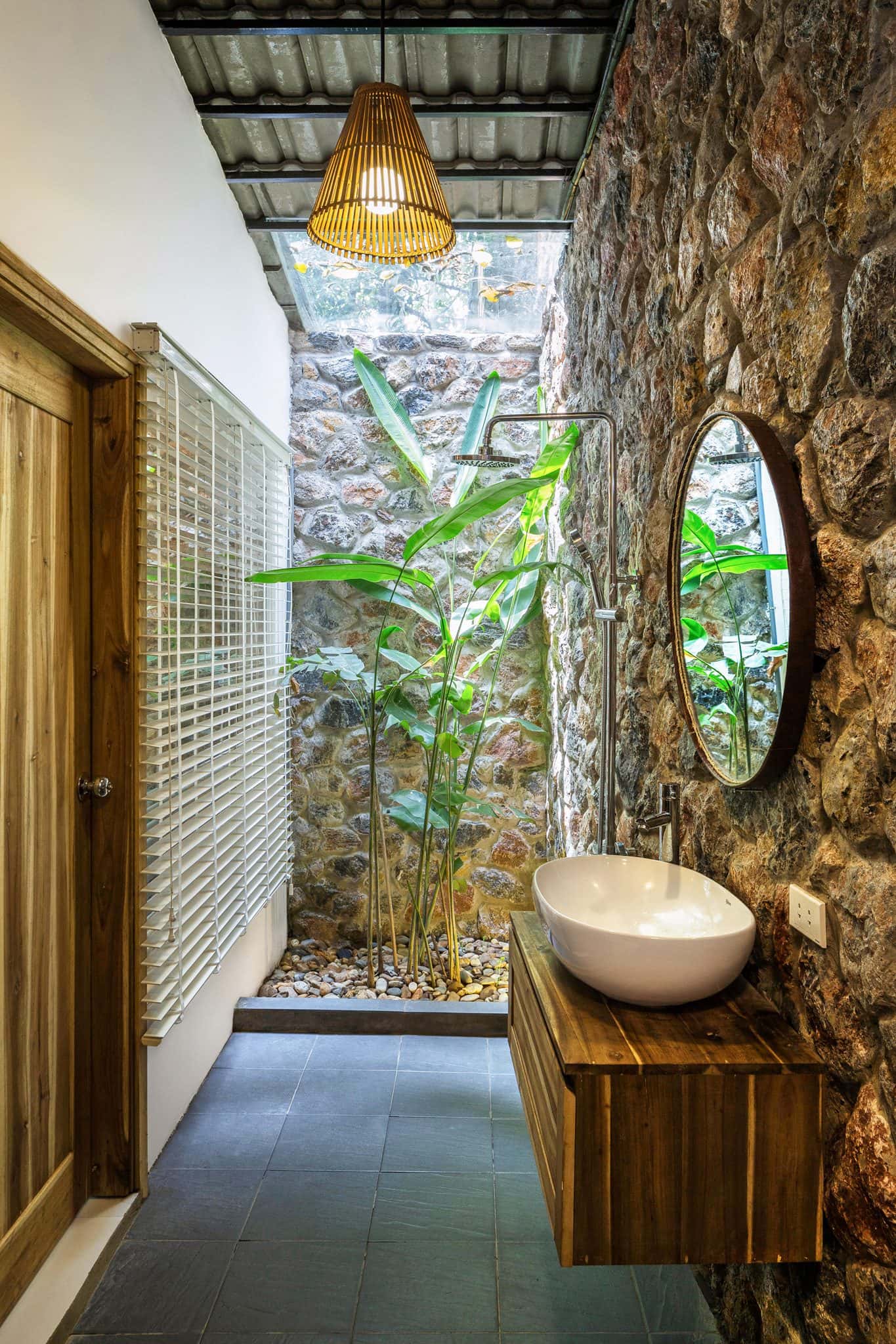 Stone House, Tây Hồ — photo 9