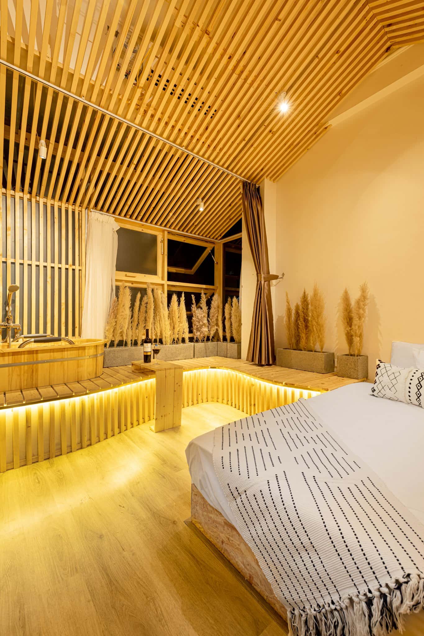 justfly htc3 homestay chat hoan kiem