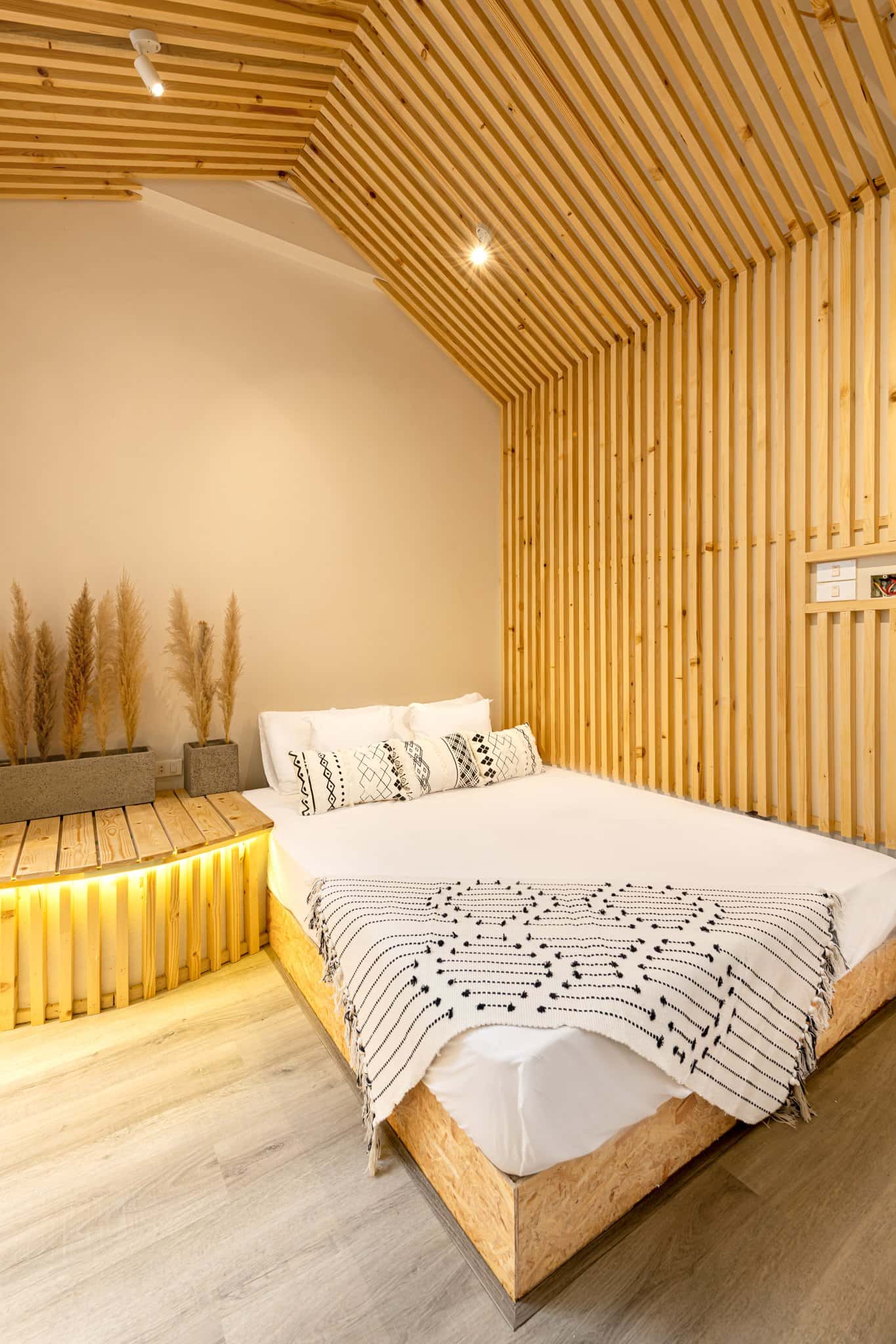 justfly htc3 homestay chat hoan kiem