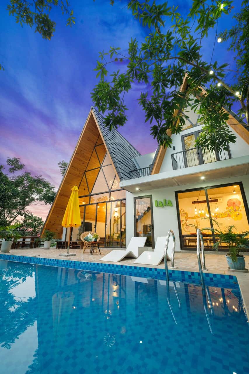 Ghế nằm bể bơi 