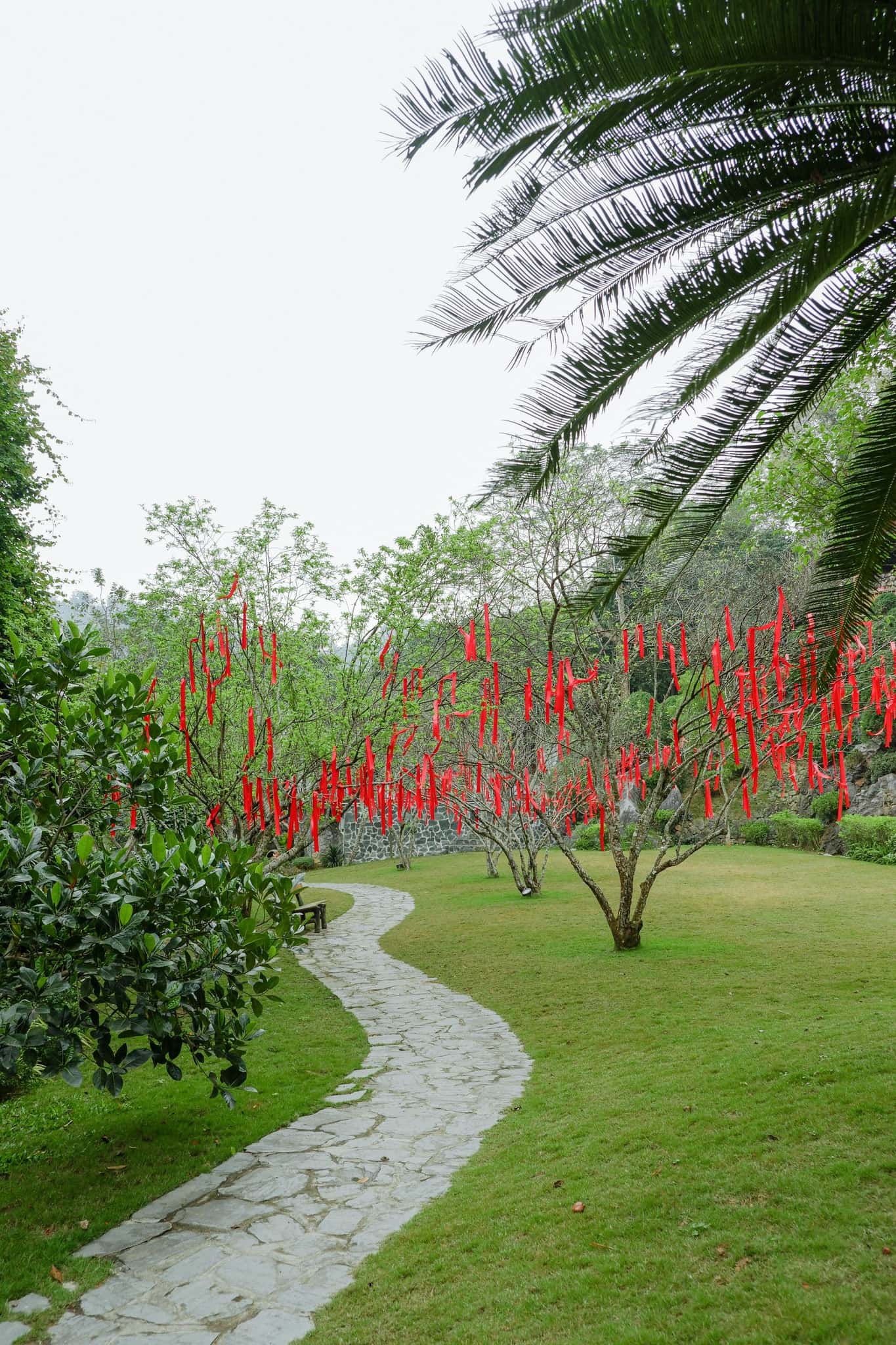 justfly moc tien bungalow hoa binh