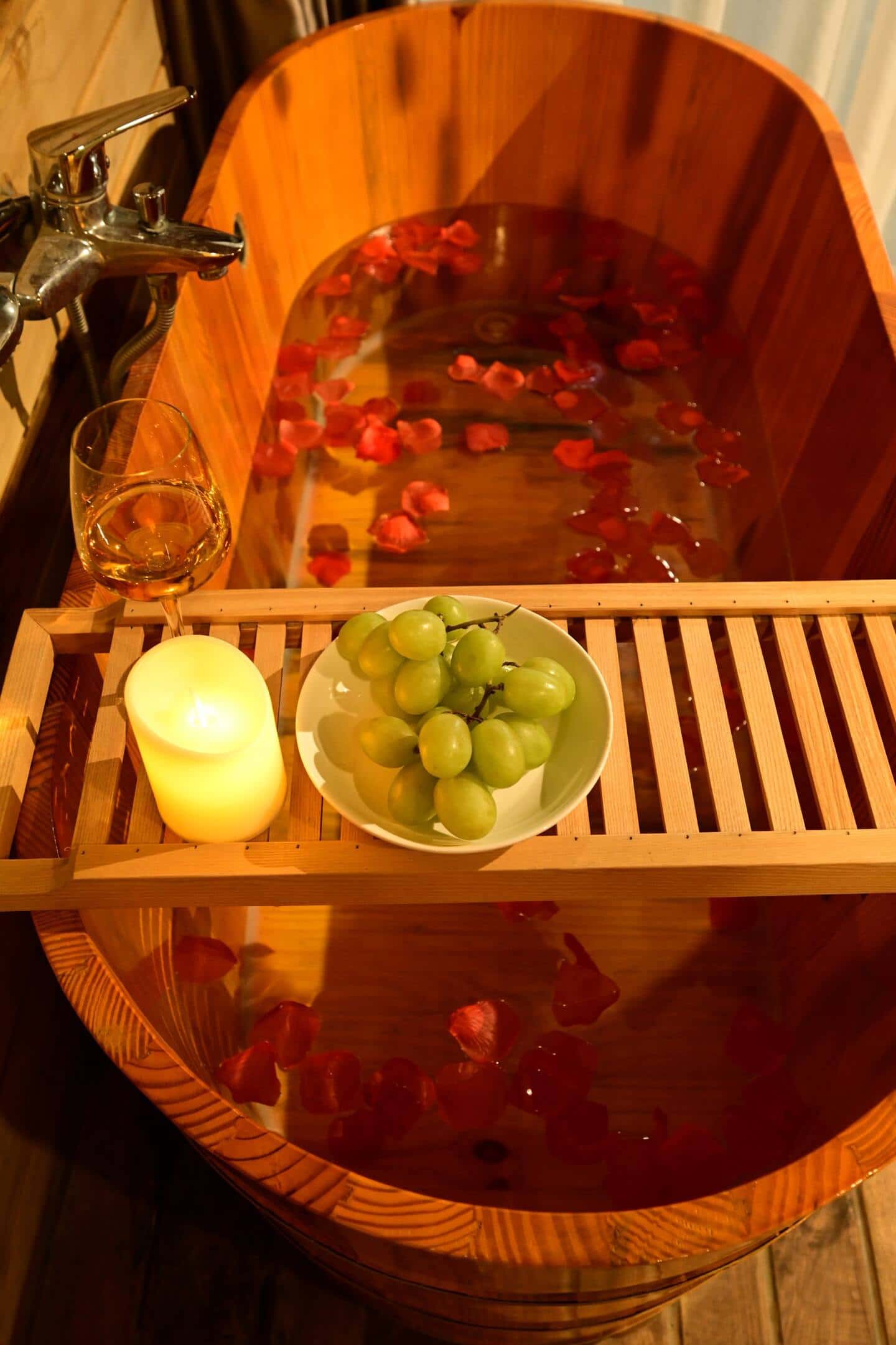 old-quarter-charming-view-quan-su-lotus-homestay
