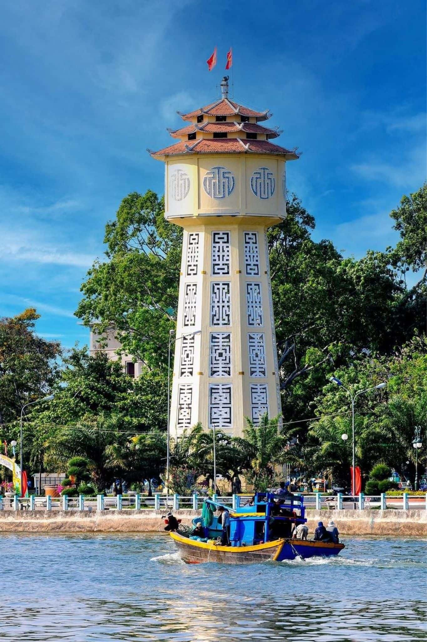 Phan Thiết Water Tower — photo 3