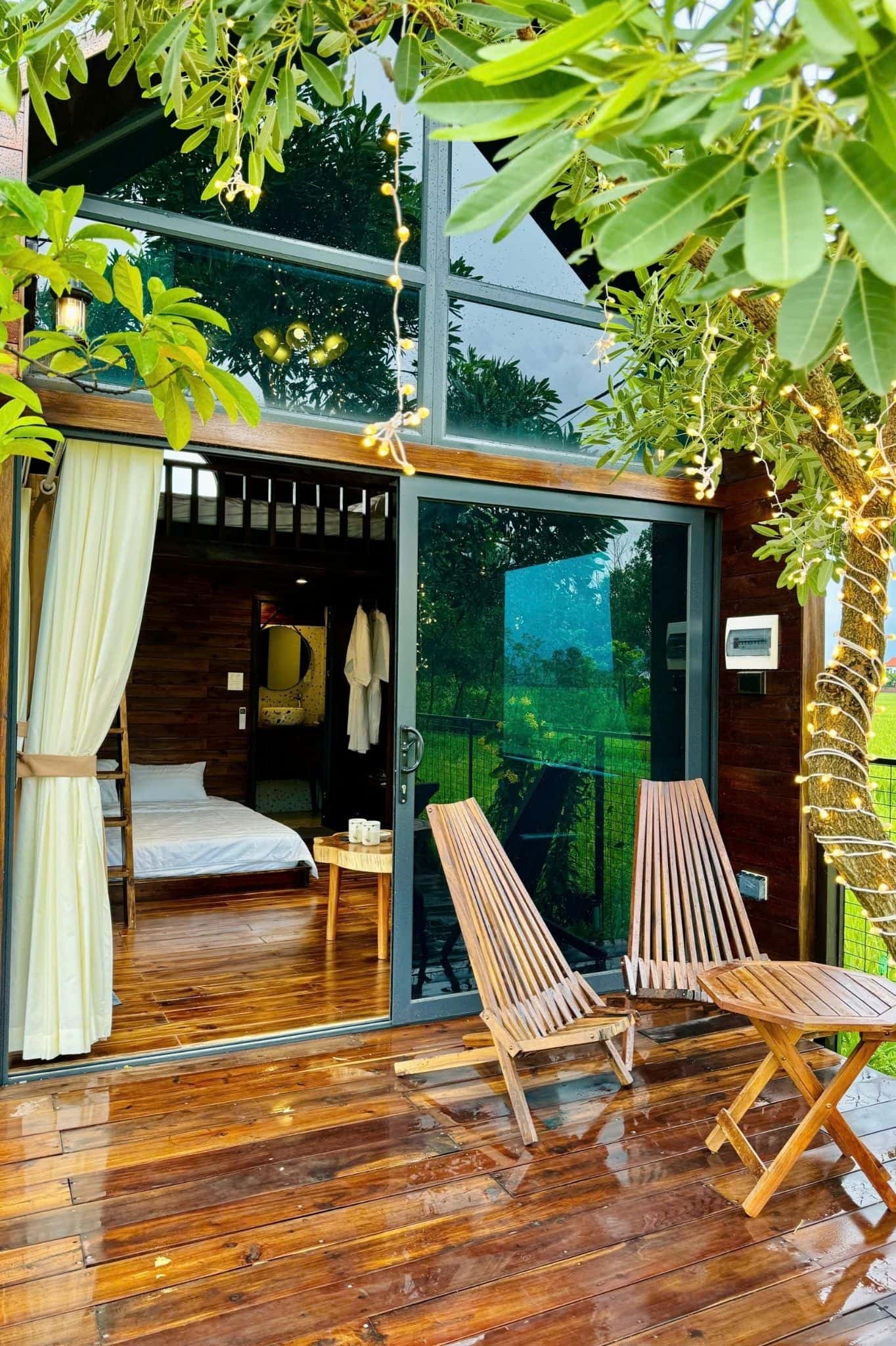 Bàn trà ngoài trời