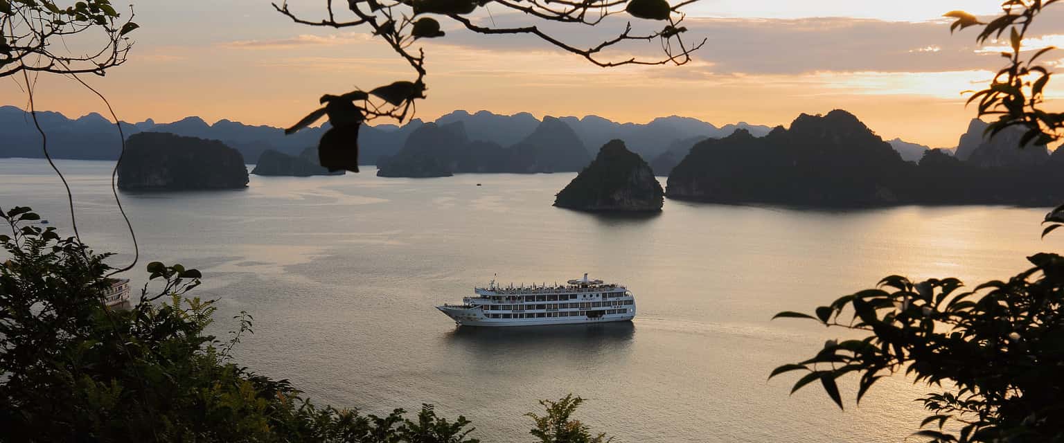 justfly starlight cruise oriental sails ha long bay 