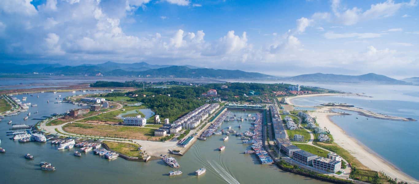 justfly cang tuan chau quang ninh
