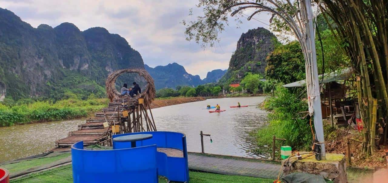 phong 4 nguoi view nui quoc khanh bamboo homestay ninh binh