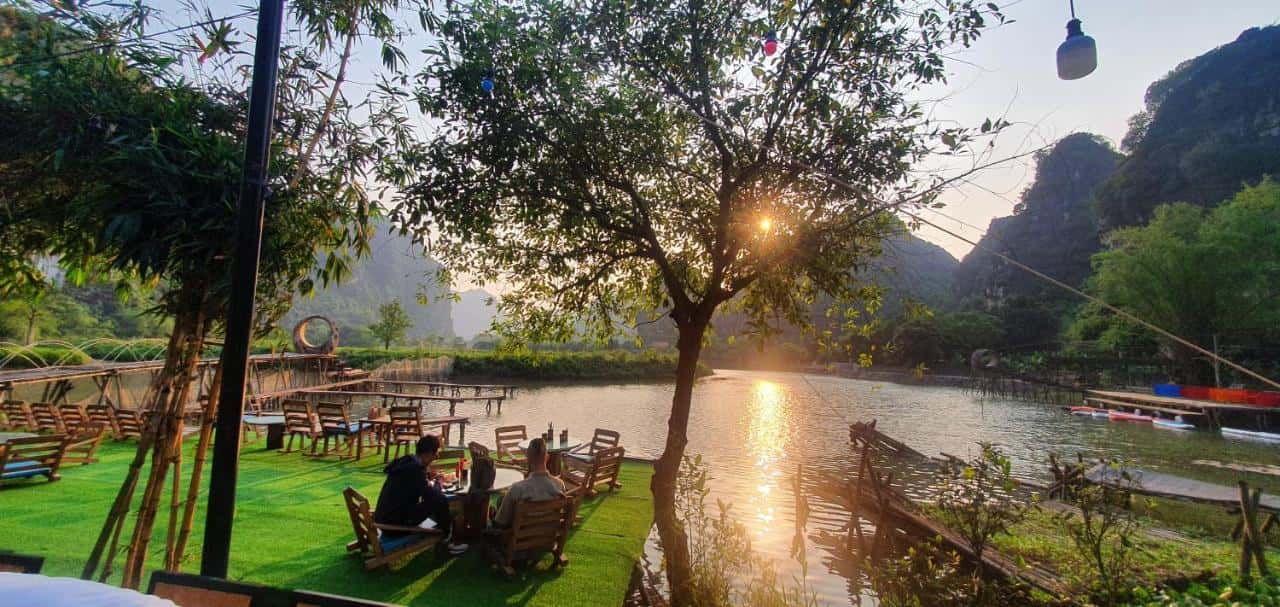 phong 4 nguoi view nui quoc khanh bamboo homestay ninh binh