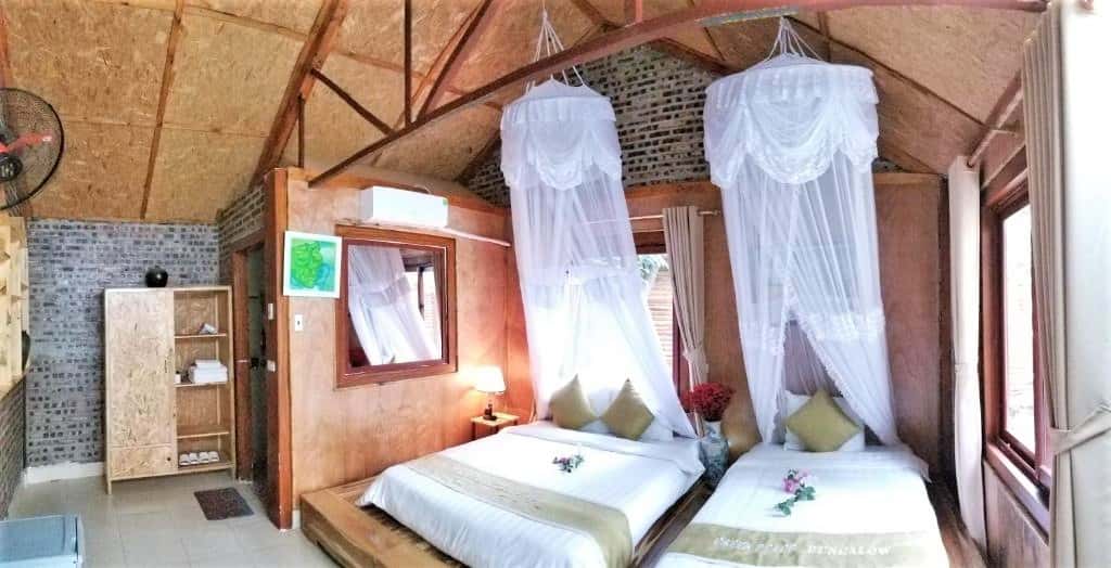 justfly phong triple view vuon green peace bungalow ninh binh