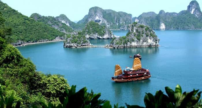 vinh bai tu long ha long 
