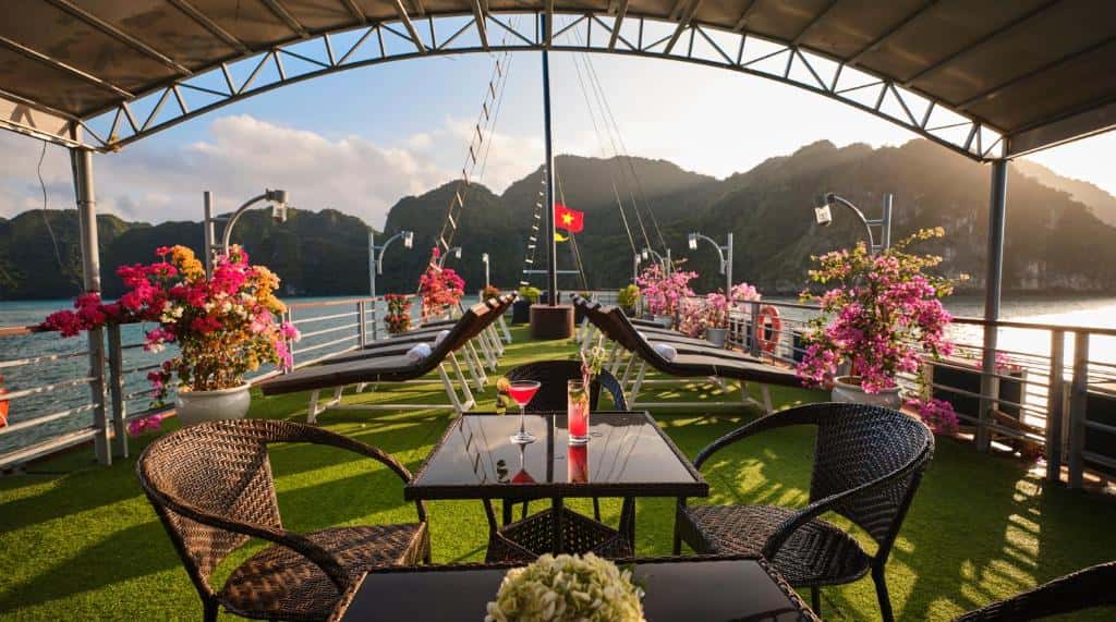 lavender elegance cruise ha long
