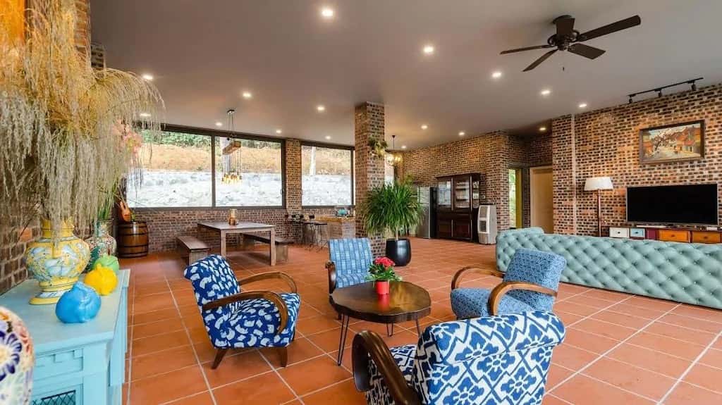 brick house tam dao
