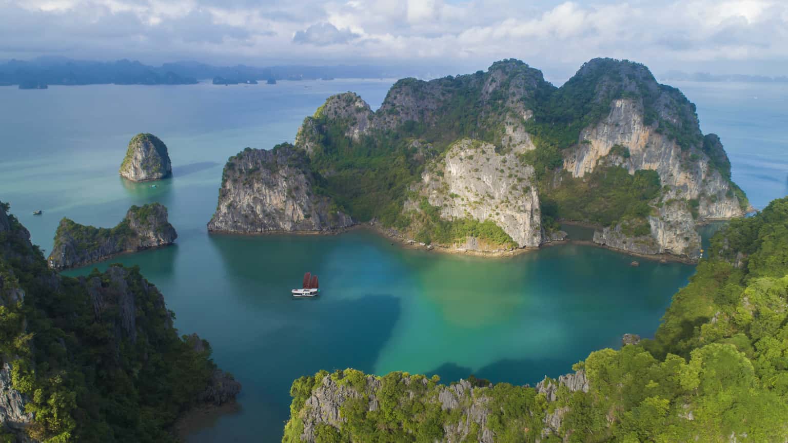 l'amour junk private charter indochina junk cruise ha long bay