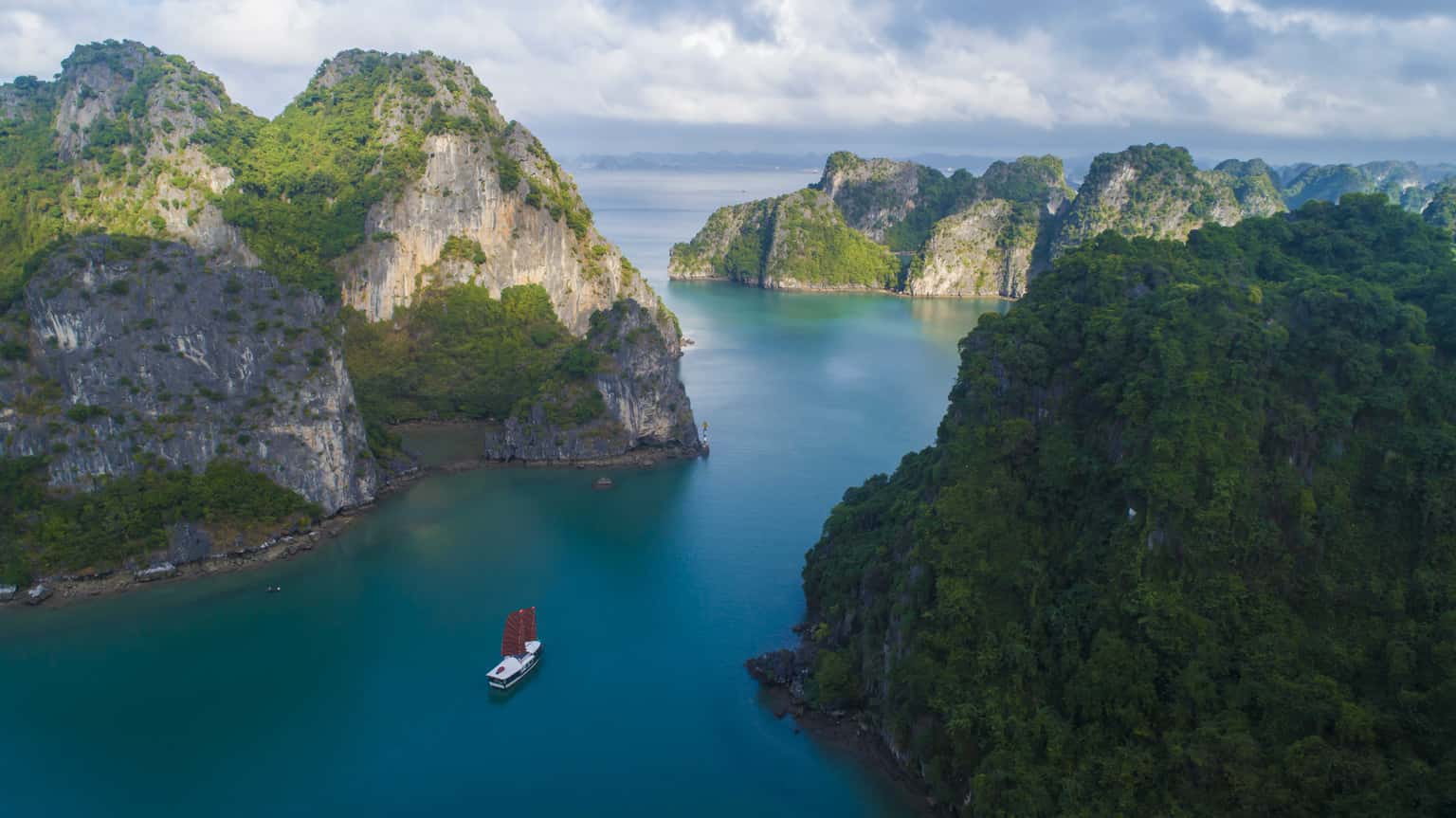 l'amour junk private charter indochina junk cruise ha long bay