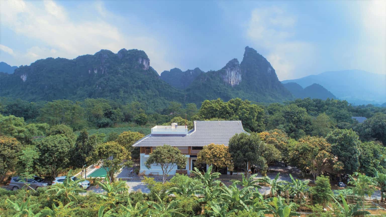 justfly giang house hoa binh