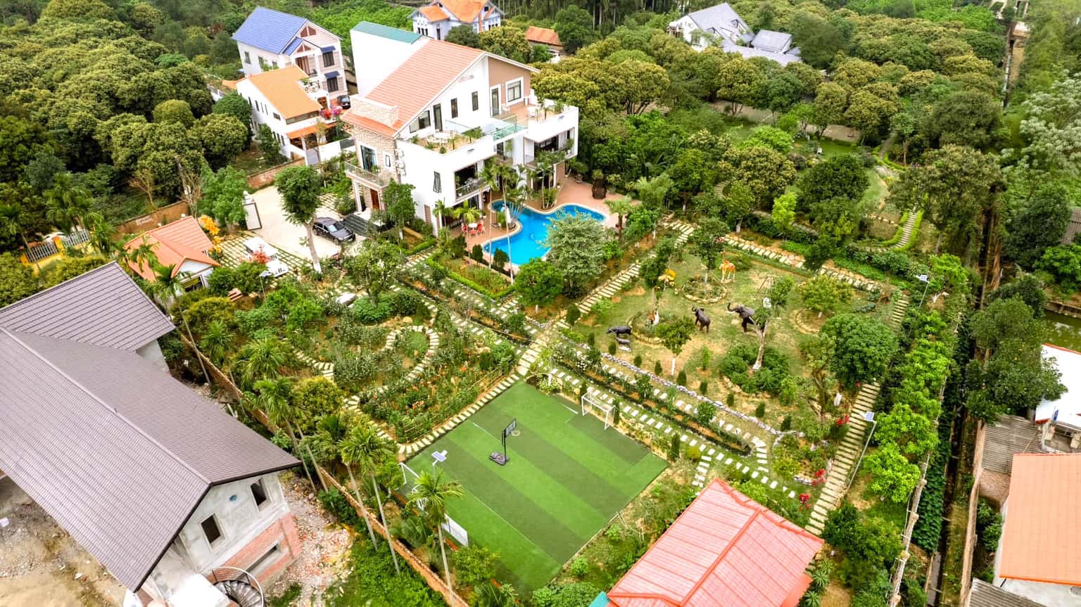 Khuôn viên rộng