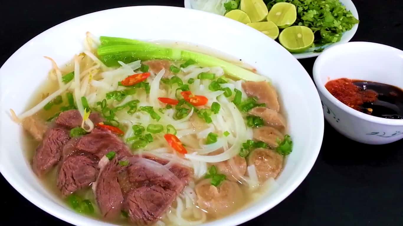 pho tung quan an sang ngon sapa