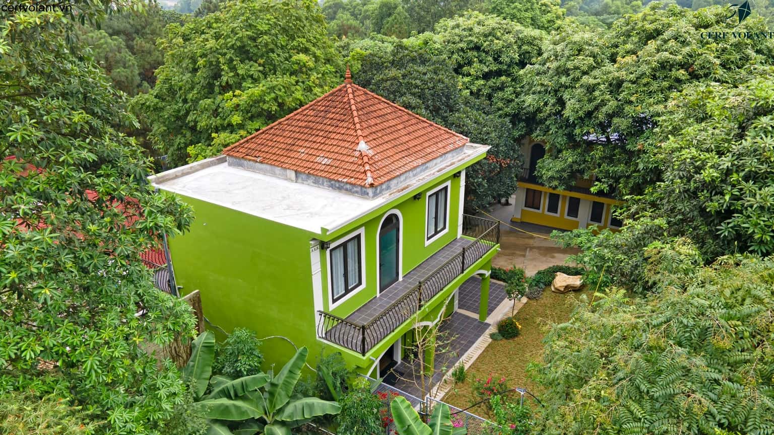 justfly cerf volant mango villa soc son