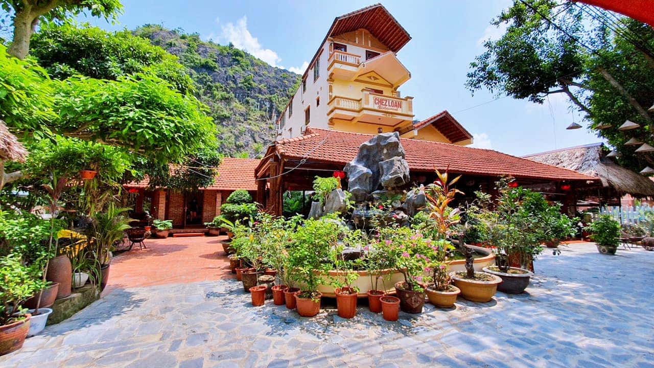 justfly chez loan hotel ninh binh