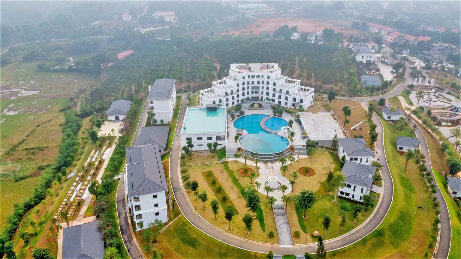 justfly canh quan chung glory resort son tay