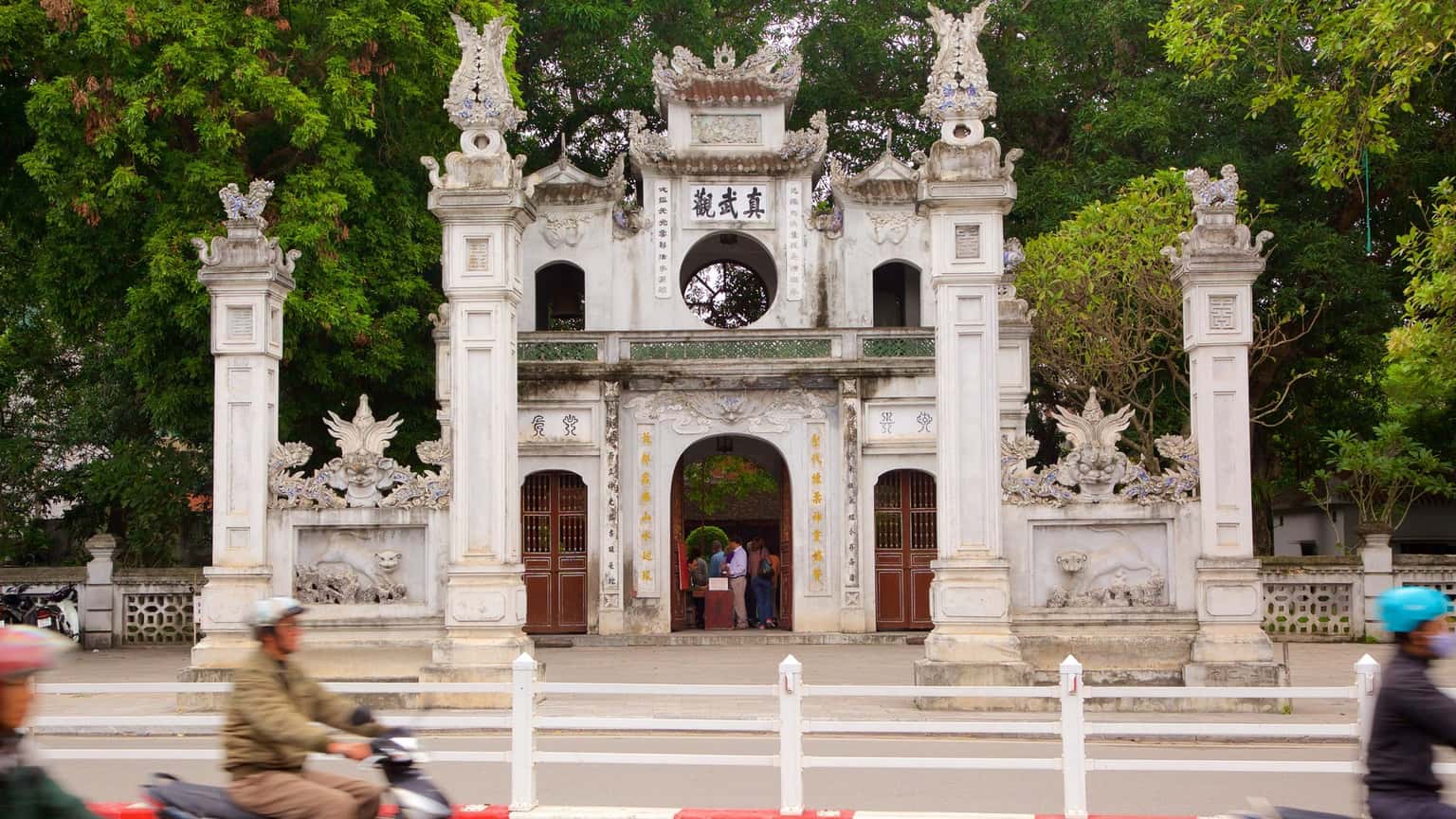 den quan thanh ba dinh dia diem du lich ha noi atthan39 