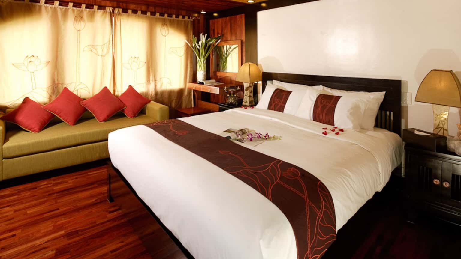 valentine premium indochina sail ha long bay