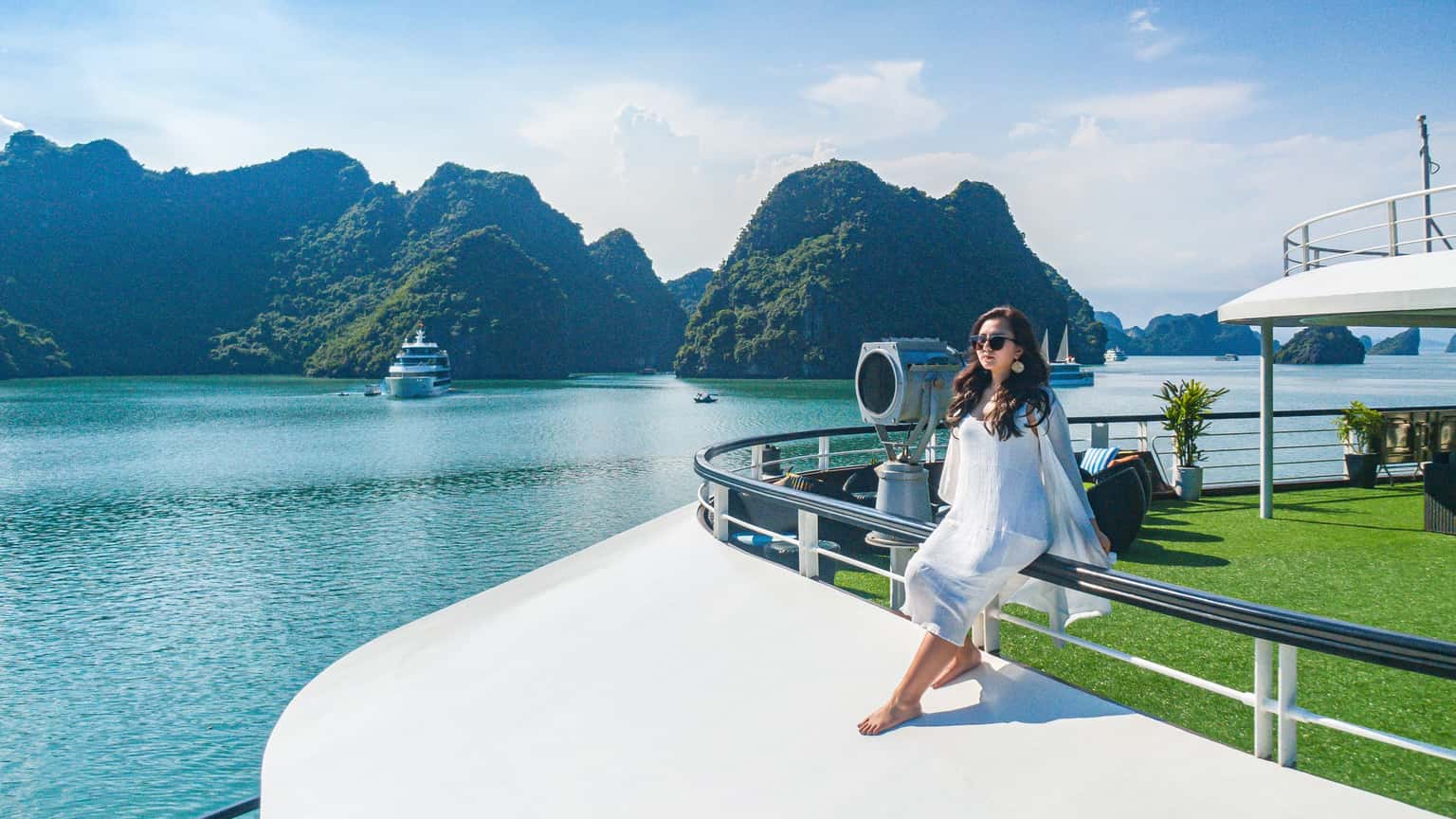 justfly le theatre cruise ha long