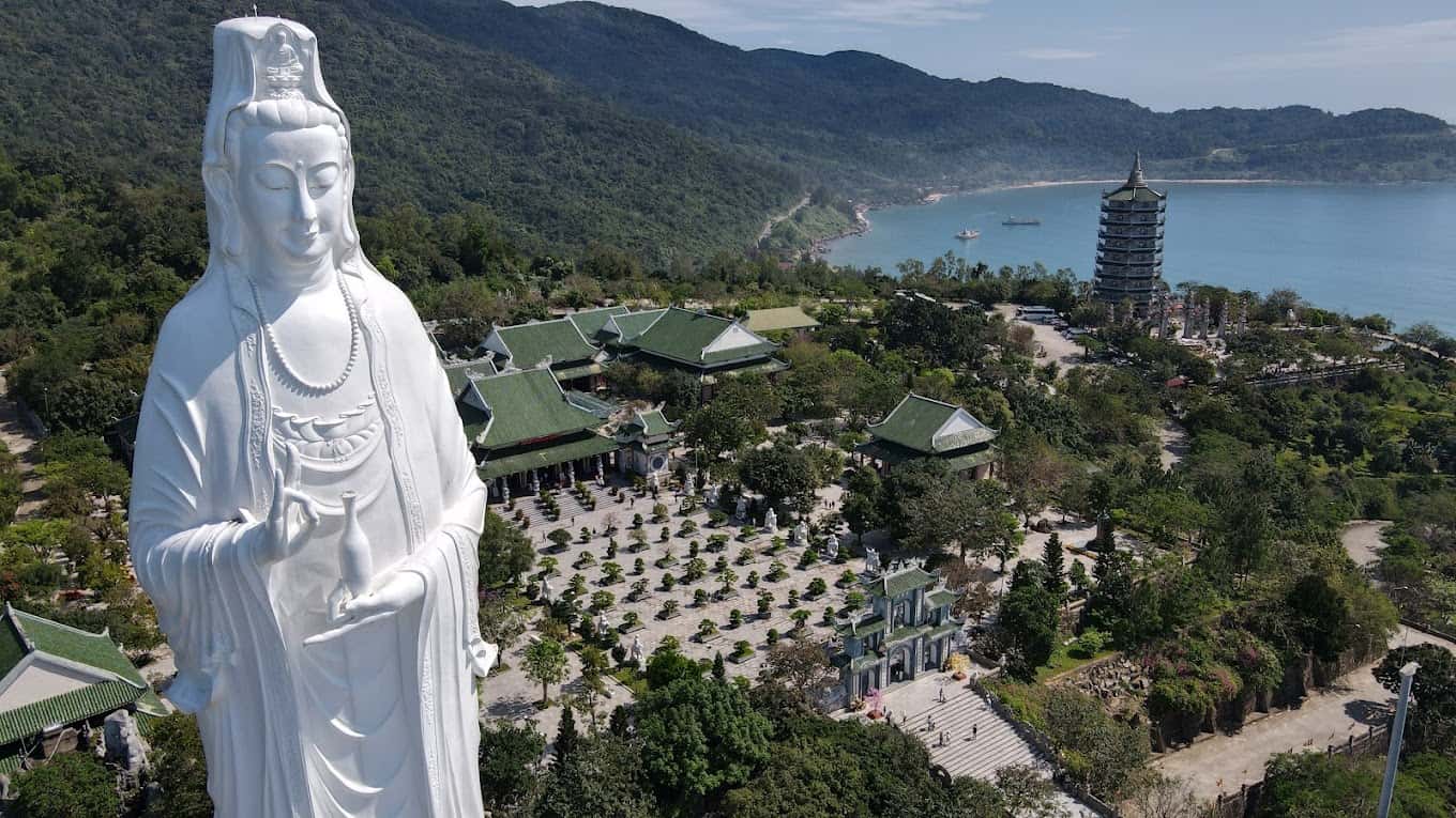 chua linh ung son tra da nang