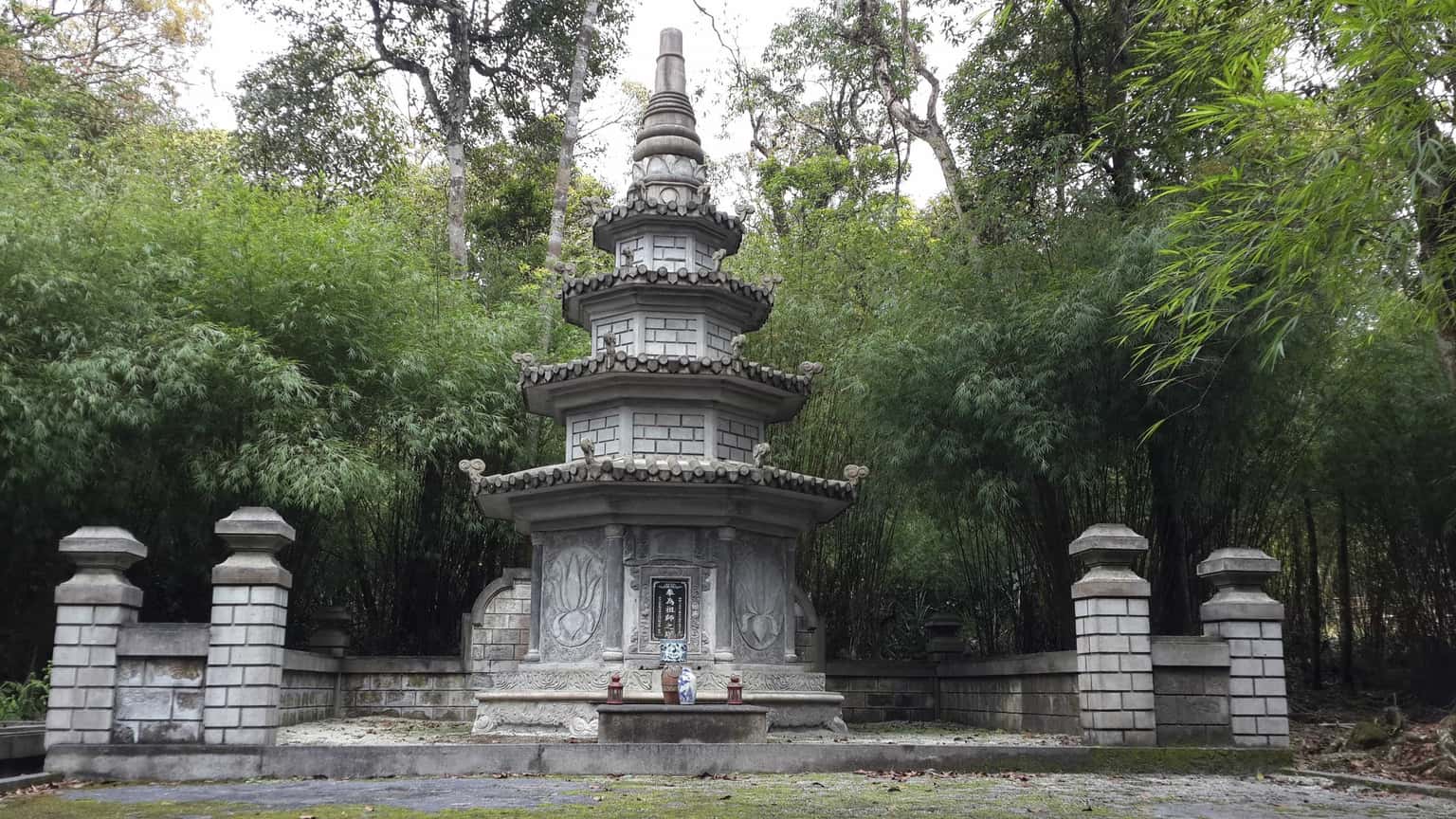chua dia nguc tam dao vinh phuc