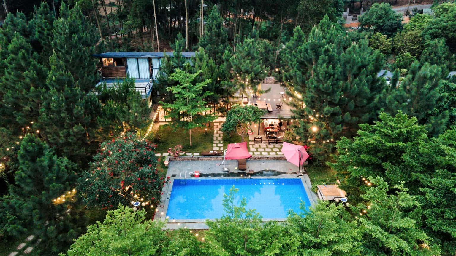 Bể bơi riêng 72m2