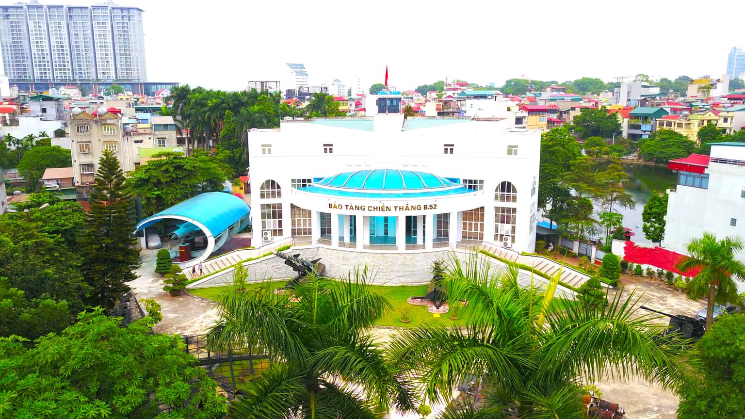 justfly bao tang chien thang b52 hanoi