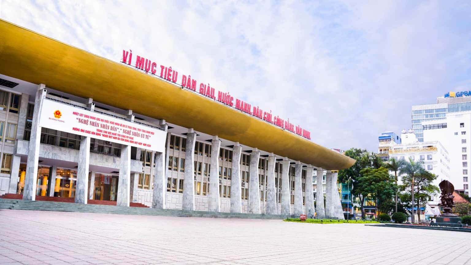 justfly cung van hoa lao dong huu nghi viet xo hanoi