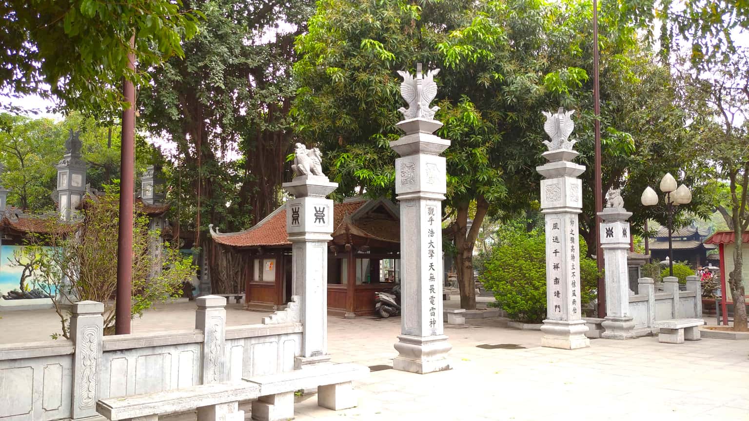 justfly chua ha hanoi