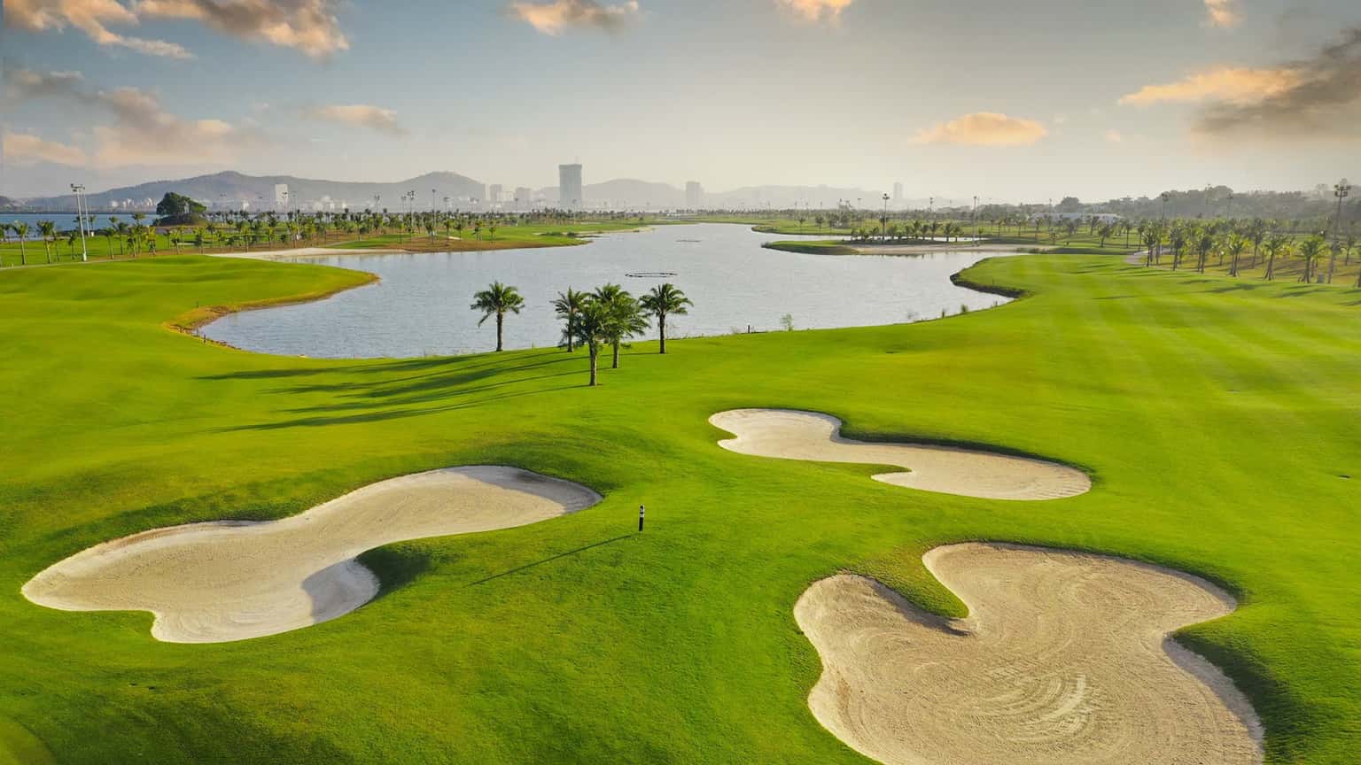 Tuần Châu Golf Course, Hạ Long — photo 1